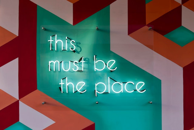 How to Utilize Decorative Signs to Promote Your Business