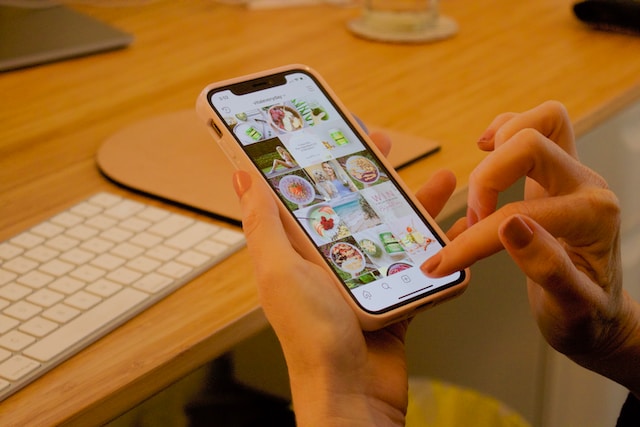 How to see who views your Instagram Profile and Stories