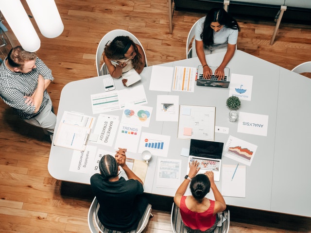 Customer Retention vs Customer Acquistion