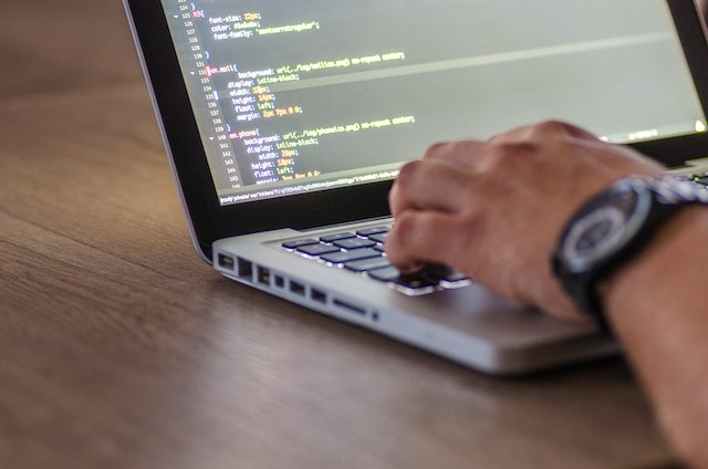 Maximizing Profitability With CPQ Software for Manufacturing