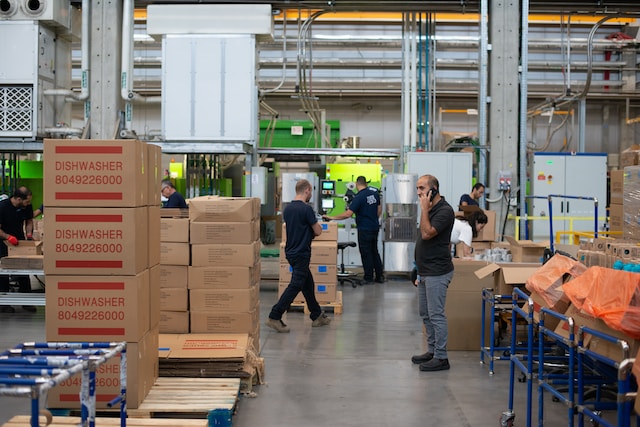 How Can AR Technology Improve Order Picking?