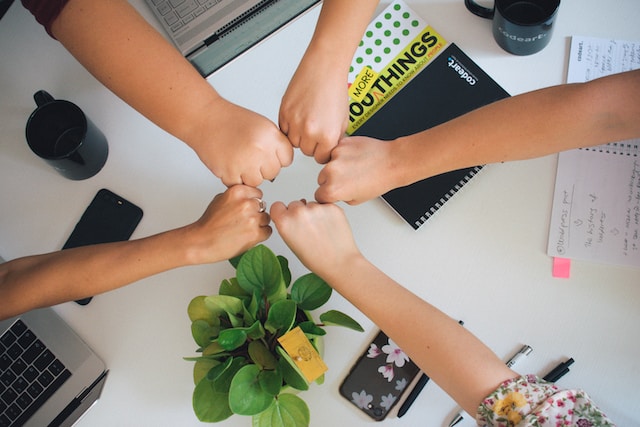 15 Reasons Why You Can't Succeed Alone
